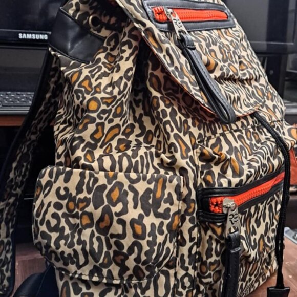 New - The Rare Earth by Stone Mountain USA Large Backpack Travel Bag - Picture 2 of 4